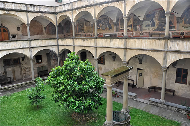 Le cloître de la Badia Fiorentina