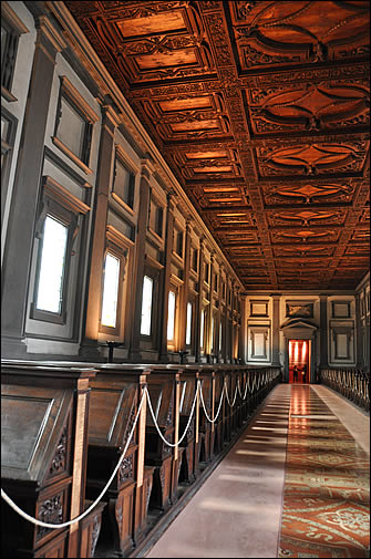 La salle de lecture de la bibliothèque Laurenziana