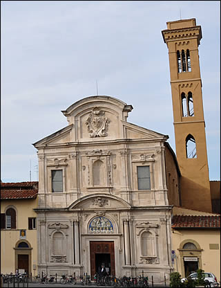 La façade de l'église d'Ognissanti