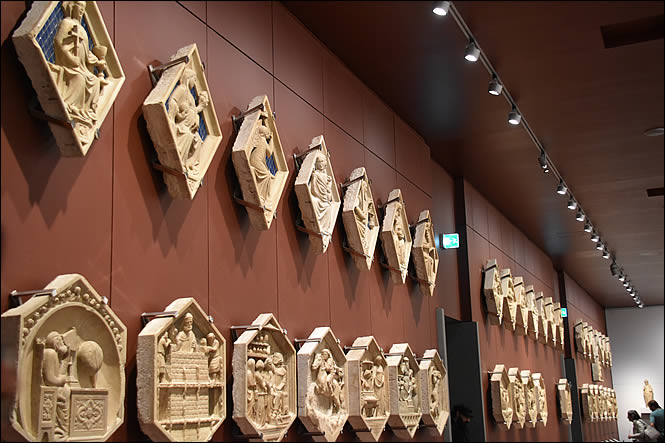 Les reliefs du campanile au musée dell Opera del Duomo de Florence