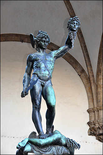 Statue de Persée dansla loggia dei Lanzi